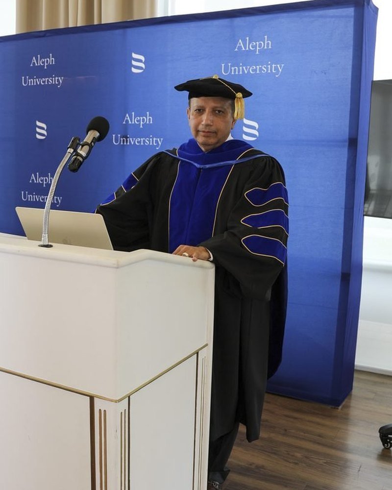 Dr. Jorge Millán at the Aleph University commencement ceremony